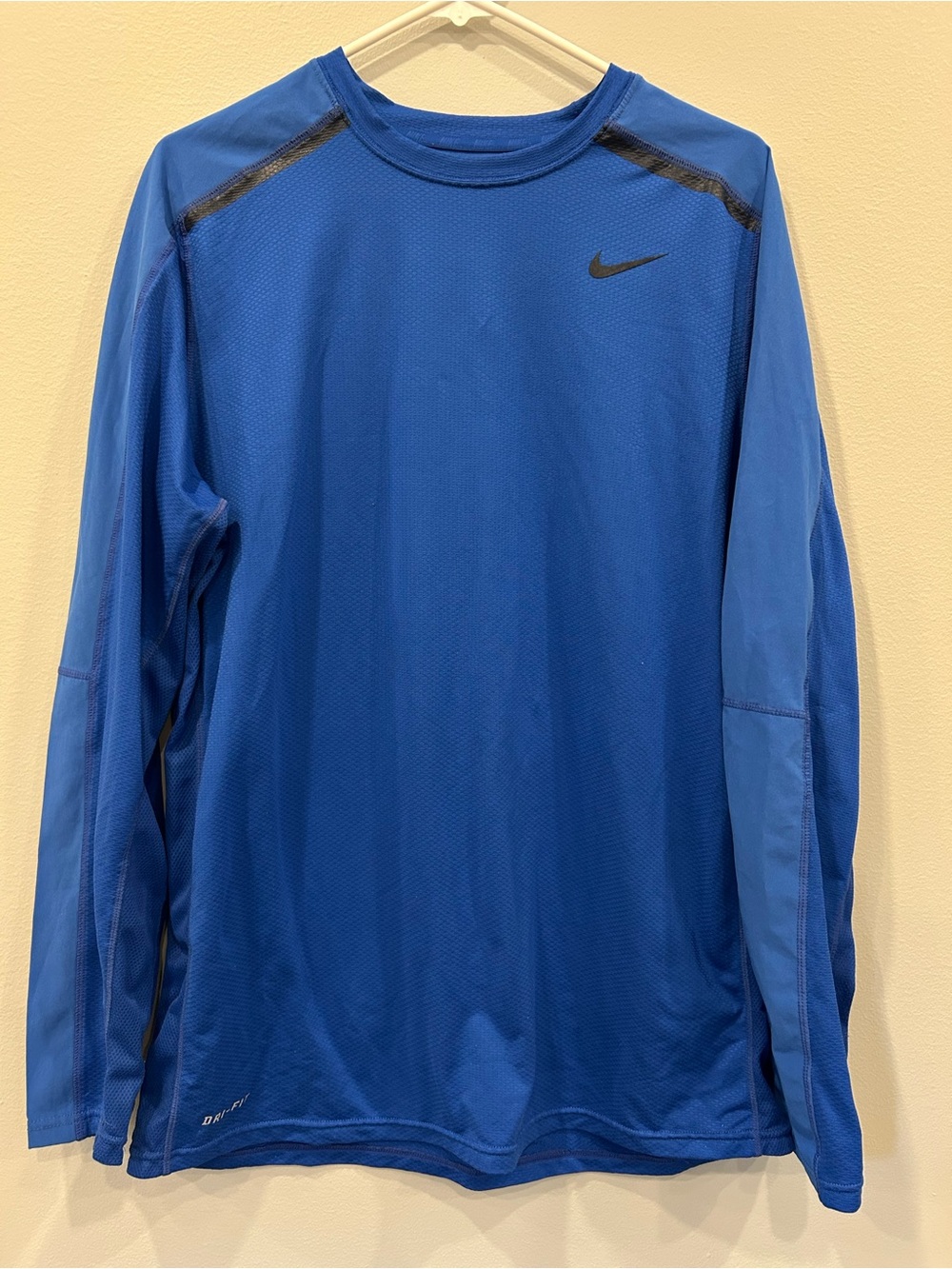 Men’s blue Nike active Shirt